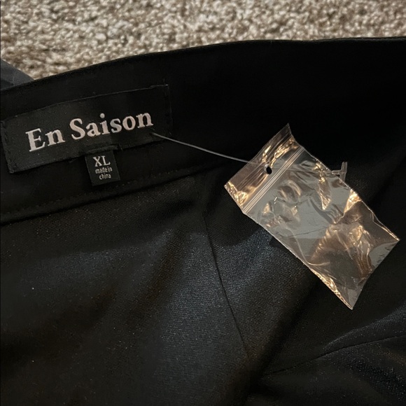 En Saison Elegant Black Halter Dress - Picture 5 of 5